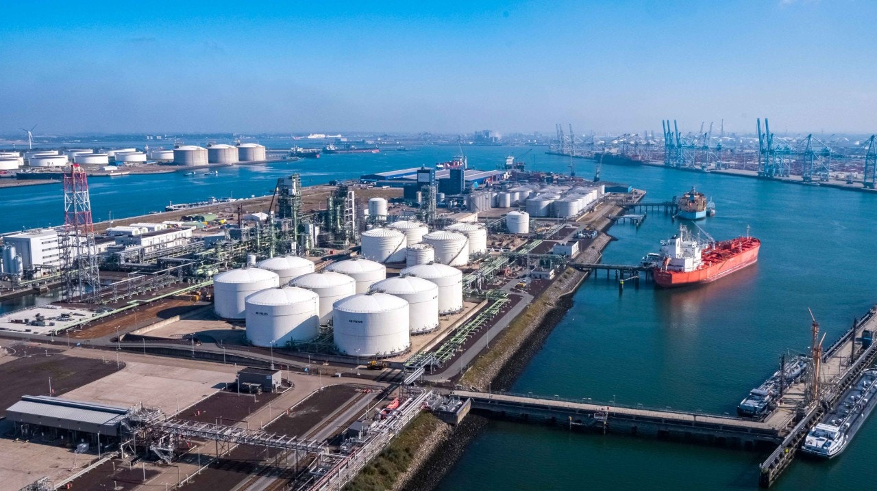 Neste, raffinerie de Rotterdam aux Pays-Bas