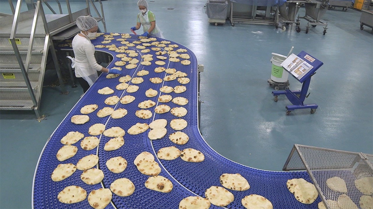 Naan en una fábrica