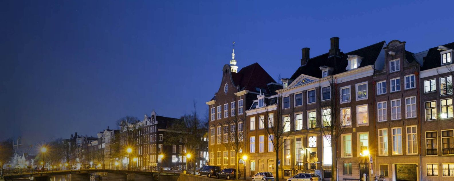 荷兰阿姆斯特丹传统建筑的照片