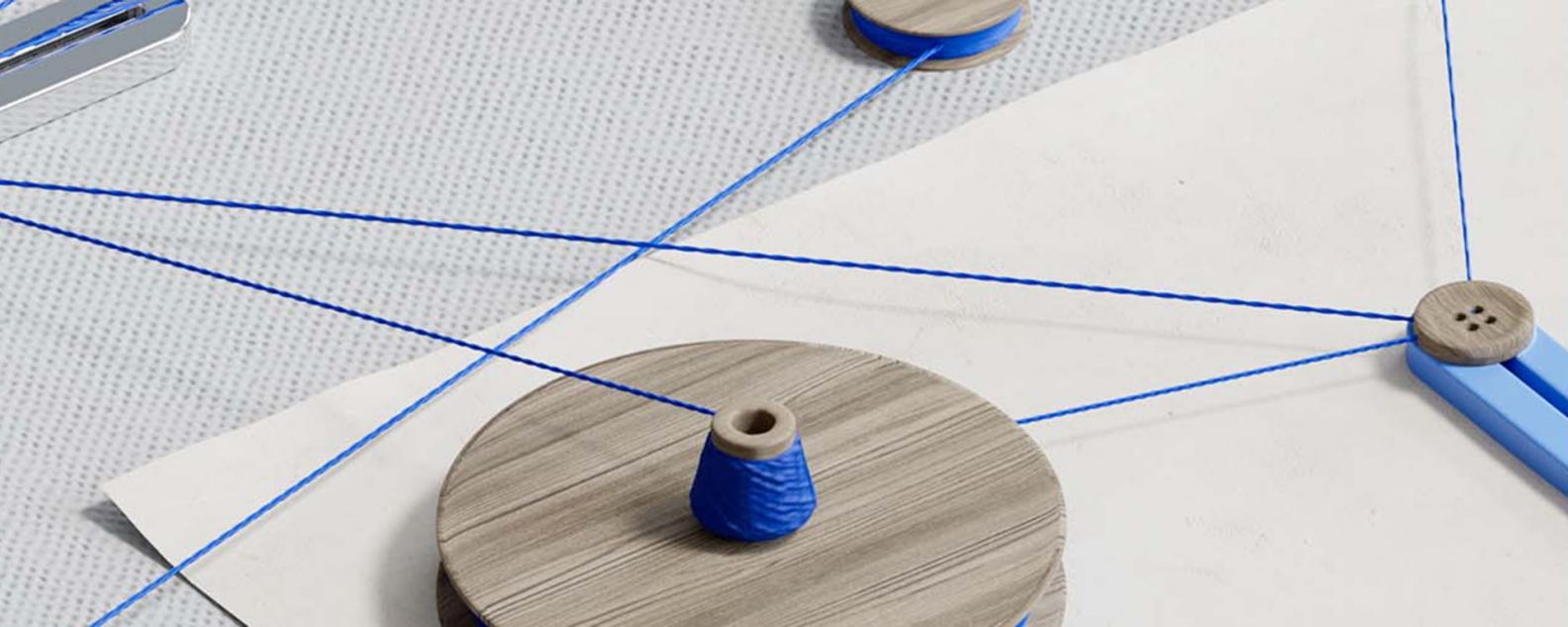 Cercles de fil bleu sur une table