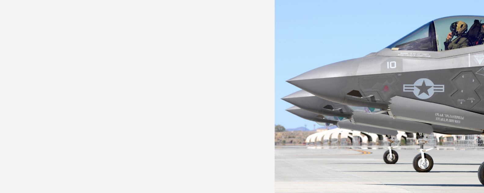 Drei F-35B Lightning II von VMFA-121 sind bereit zum Start von der Marine Corps Air Station Yuma, Arizona