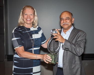 Ginni Rometty presents the 2017 IBM Chairman's Environmental Award to Arvind Krishna