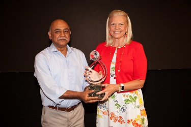 Ginni Rometty presents the 2019 IBM Chairman's Environmental Award to Arvind Krishna
